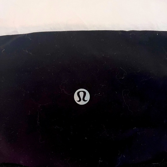 Lululemon Align High Rise Crop 21” in black - Picture 4 of 5